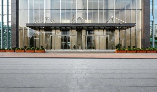 Premium Commercial Showroom Space for Rent – Spacious Layout, Road‑Facing, Parking Available, Ready to Move