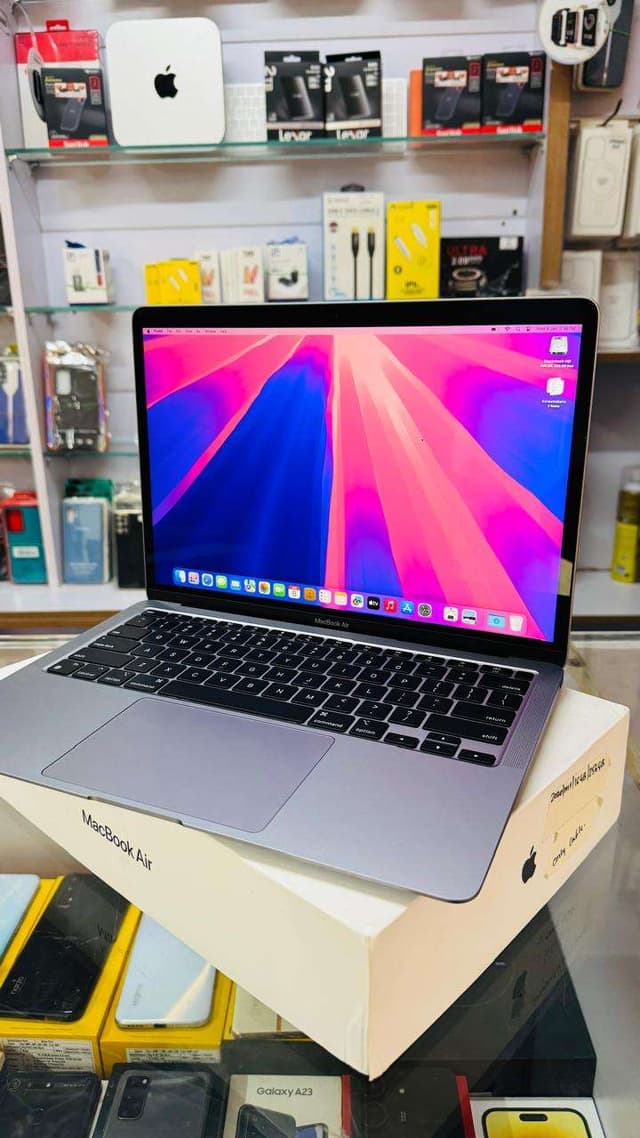 Apple MacBook Pro A2338 (2024) Laptop 13 M1 3.2Ghz CPU 16GB RAM